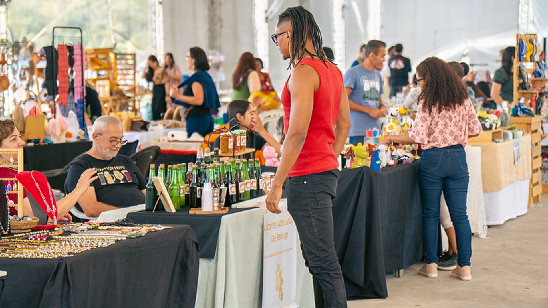Feira de Economia Criativa e Solidária