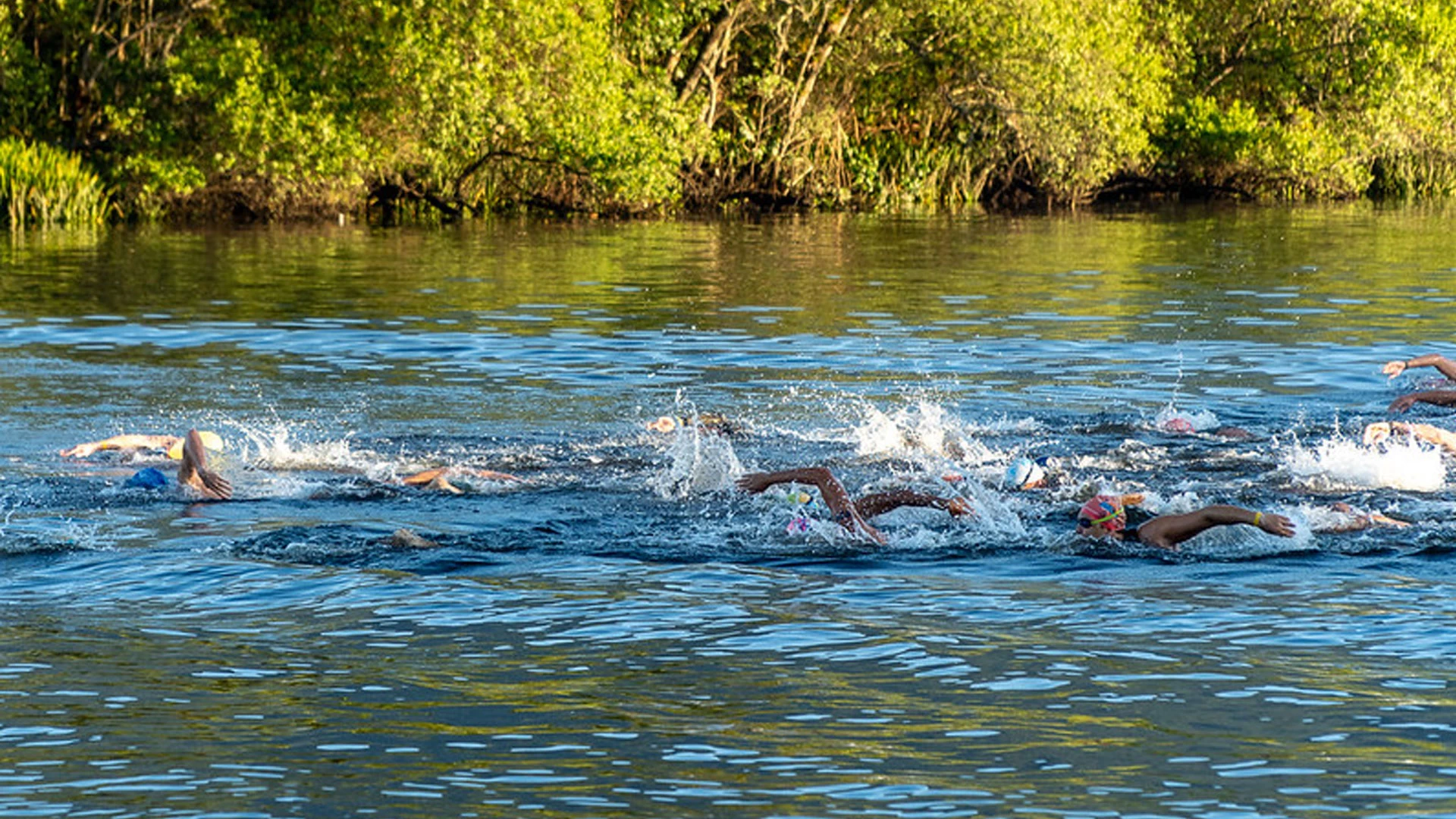 Mega Maratona Aquática do Rio Itapanhaú